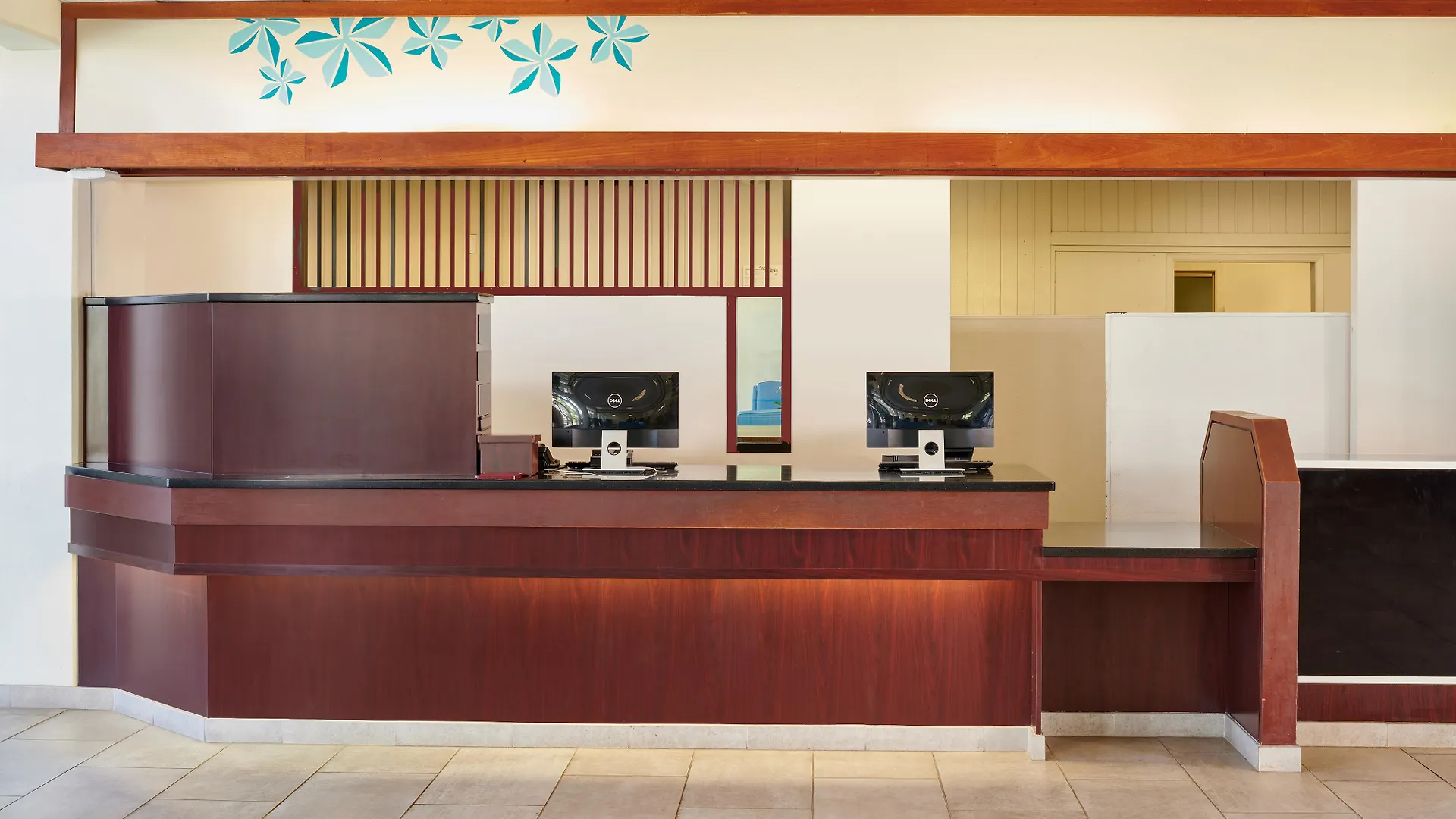 קאהולוי Maui Beach Hotel