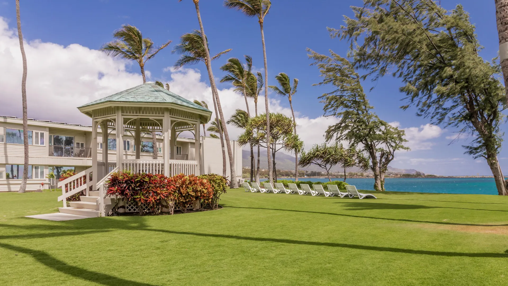 קאהולוי Maui Beach Hotel