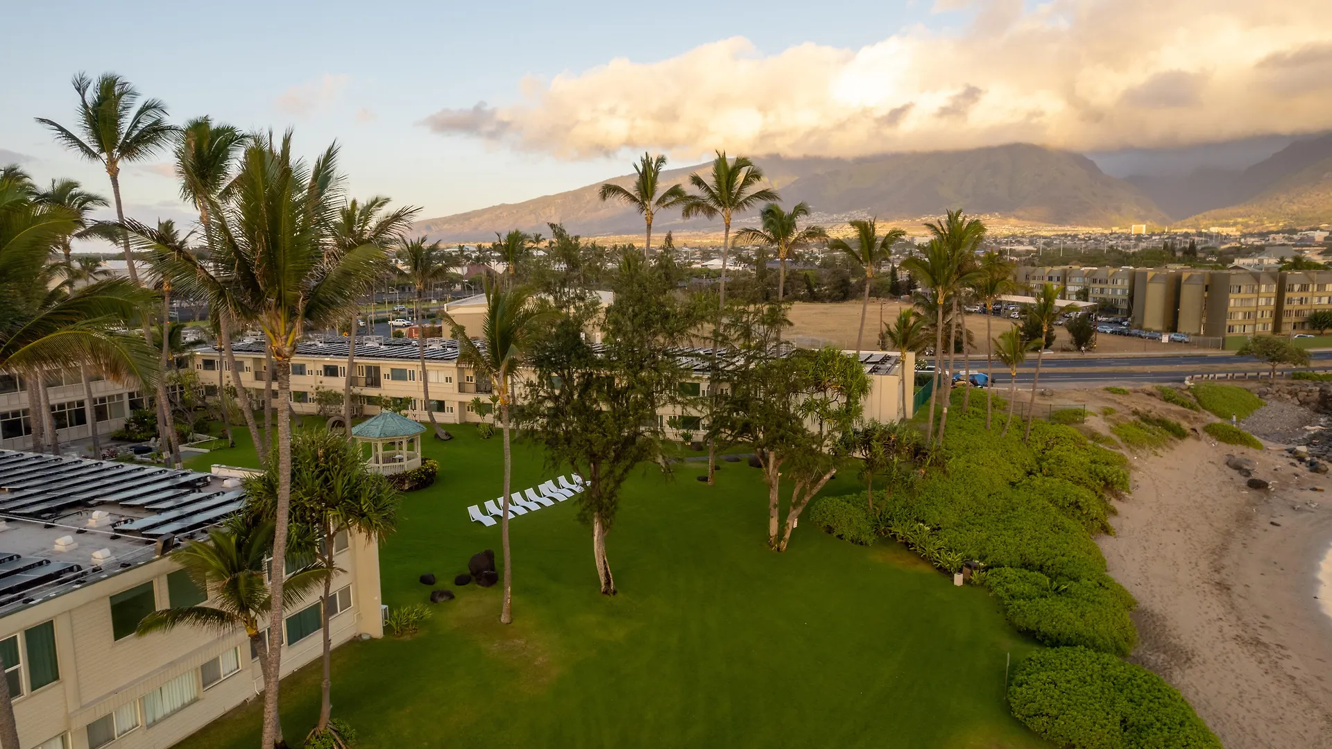 Maui Beach Hotel Кахулуи