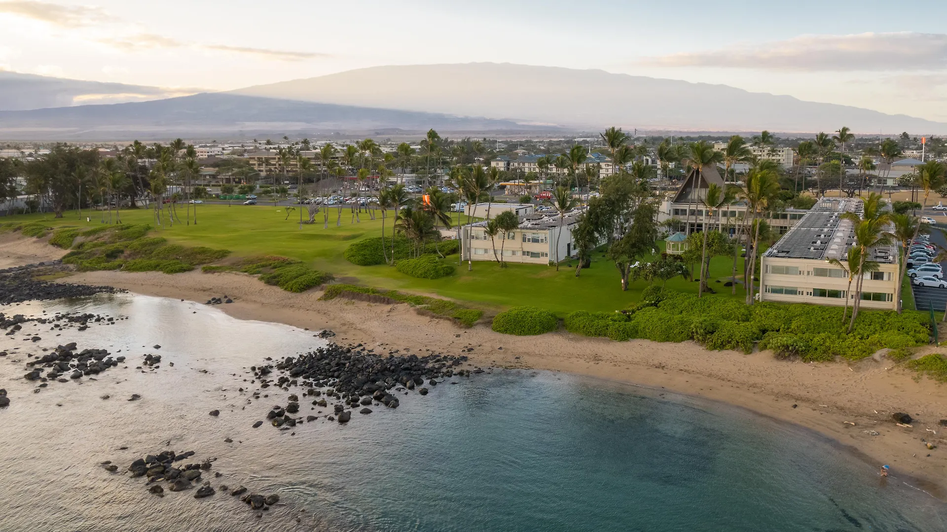 Maui Beach Hotel Кахулуи